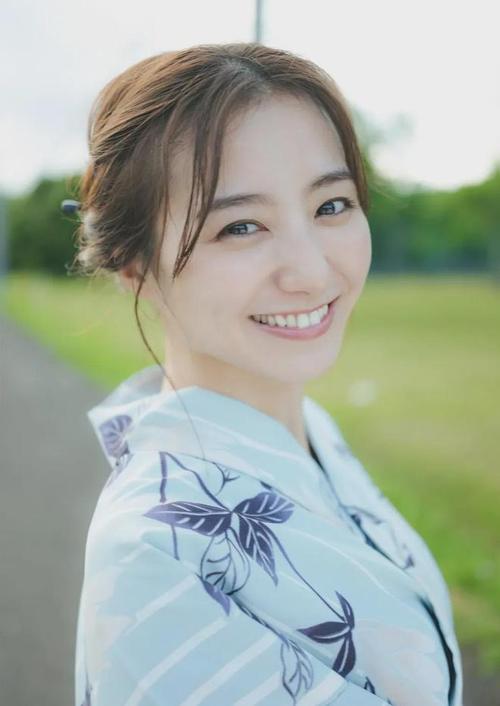 伊人，黄色直播 动漫
